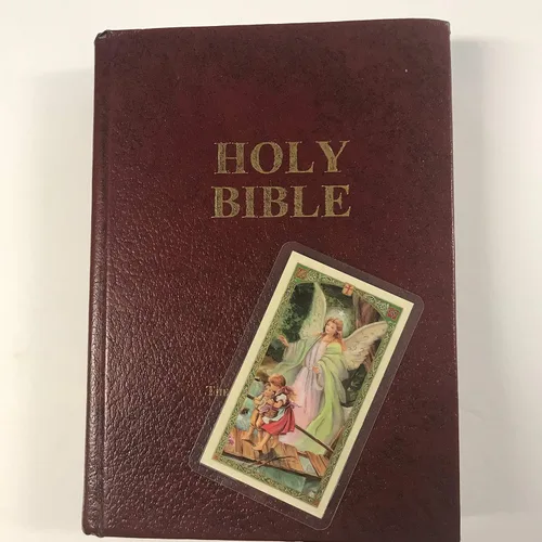 Miniatura 4 de H HOLLY LINES Tarjetas de oración de ángel de la guarda con imagen de ángel y niños en el puente, tarjetas sagradas laminadas, paquete de cinco