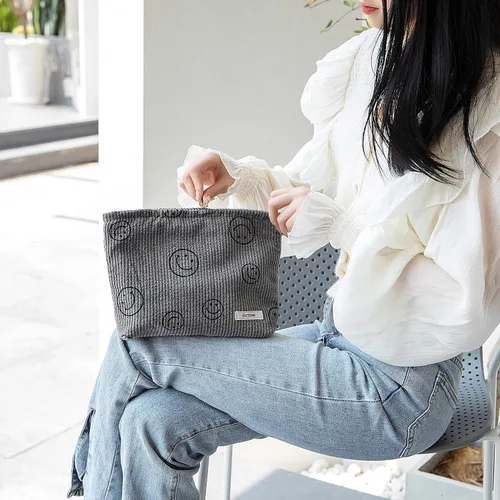 Miniatura 4 de Bolsa de maquillaje para mujeres, bolsa de cosméticos de pana con diseño estético, bolsa de mano para damas, estuche para lápices para niñas, lindo