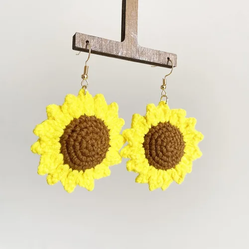 Miniatura 8 de Aretes colgantes únicos y ligeros hechos a mano con forma de girasol grande, bonitos aretes de gancho floral de flor bohemia para mujer, fiesta