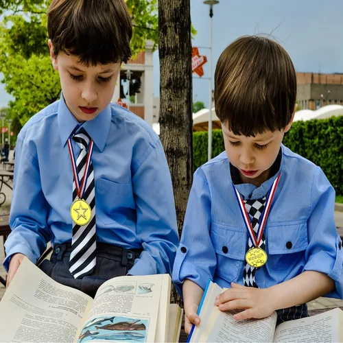Miniatura 7 de 50 medallas de oro de plástico ganador de medallas de premio para niños deportes escolares, competiciones de fútbol, juegos, espectáculo