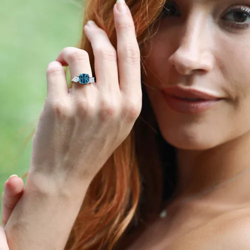 Miniatura 5 de Gem Stone King Anillo Meghan de plata de ley 925 con topacio azul Londres (4.24 quilates, piedra natal disponible en tallas 5, 6, 7, 8, 9), Metal