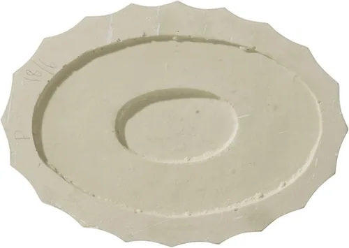 Miniatura 4 de Ekena Millwork CM16OX Medallón de techo Oxford, 16 7/8" W x 11 3/4" H x 1 1/2" P, imprimado en fábrica Imprimación de fábrica.