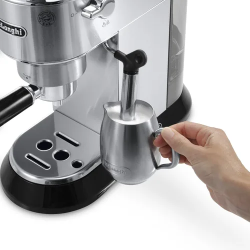 Miniatura 4 de De'Longhi Dedica EC680M - Máquina de café expreso y caja de golpes