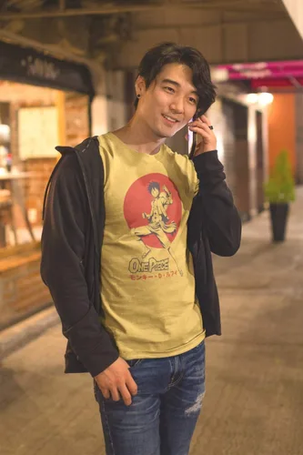 Miniatura 2 de Ripple Junction One Piece - Camiseta de manga corta para hombre, diseño de anime con diseño de bandera japonesa Monkey D. Luffy, color amarillo