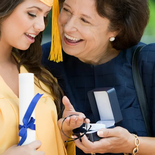 Miniatura 7 de 10 piezas de regalos de graduación 2023 brújula chapada en regalos clase de 2023 para pulseras de amistad, regalos de graduación de la universidad
