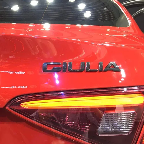 Miniatura 7 de Giulia - Letra metálica 3D para maletero de Alfa Romeo 2018-2021 2022, calcomanía deportiva para portón trasero, color negro brillante, accesorios
