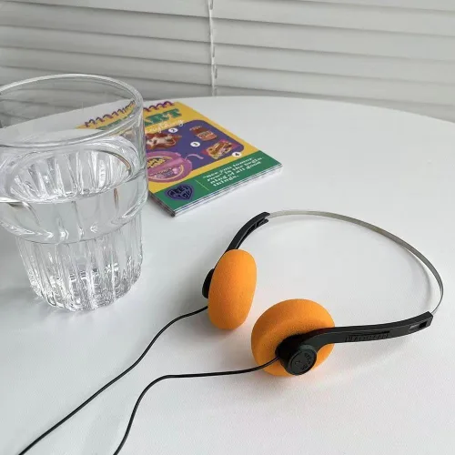 Suzuki - Auriculares retro sobre la oreja, estéreo de alta fidelidad, color negro, diseño ligero con cable, auriculares de los años 80 y 90 con cable