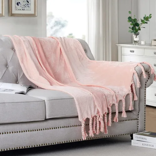 Homiest Manta de forro polar con flecos, suave y acogedora manta de franela rosa claro, manta decorativa ligera para sofá, cama, silla para todas