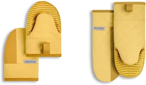 KitchenAid Beacon - Juego de manoplas de horno antideslizantes de dos tonos, amarillo majestuoso, 5.5 x 8 pulgadas, 2 piezas y juego de guantes de