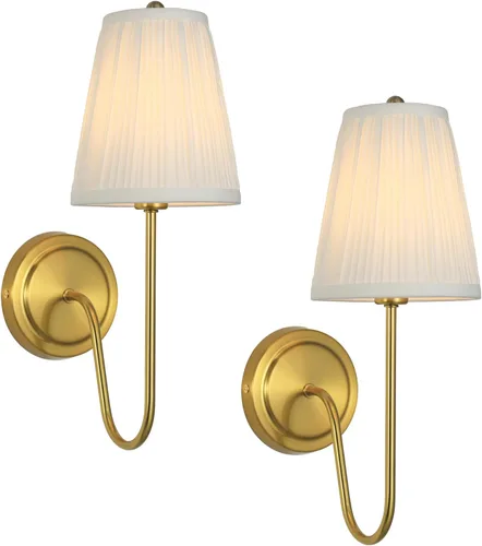 Electro bp; Elegantes apliques de pared individuales con pantallas de lámpara de brocado plisado blanco y brazo curvo de metal dorado pulido, luz de