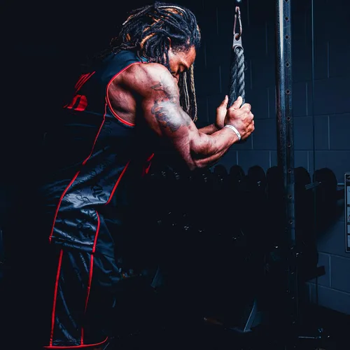 Miniatura 7 de 5% Nutrition Rich Piana Love It Kill It - Camiseta de baloncesto roja y negra