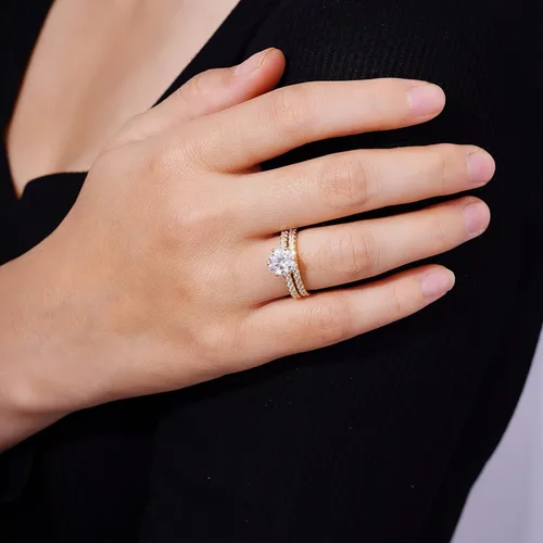 Miniatura 6 de Tienda Collection Juego de anillos redondos de plata de ley chapada en platino o oro hechos con circonitas infinitas