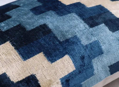 Miniatura 8 de CANVELLO -Exquisita almohada/cojín de plumón: almohadas de plumas elegancia y arte Almohadas icónicas con diseño Ikat Seda de terciopelo suave