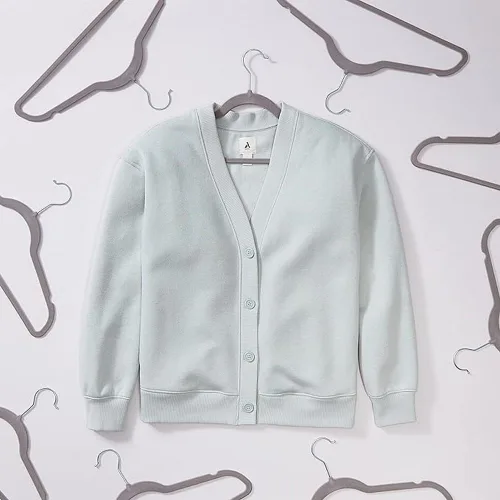 Miniatura 3 de Amazon Basics Perchas delgadas de terciopelo, antideslizantes y duraderas para trajes, armario, abrigos, pantalones, camisas, gris/plata, paquete