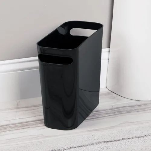 Miniatura 5 de mDesign - Pequeña papelera rectangular de plástico para basura, recipiente para basura con asas para baño, cocina, oficina en casa, dormitorio, Negro