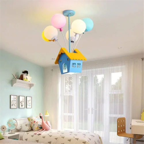 Miniatura 4 de RUNNUP Candelabro creativo de globos con casa de madera, 7 luces, cristal multicolor, colgante de techo para dormitorio infantil, habitación