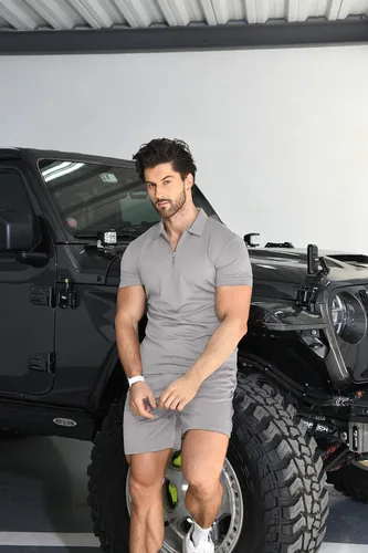 Miniatura 5 de YTD Conjunto de camisa polo y pantalones cortos casuales de manga corta para hombre, conjunto de dos piezas de verano con cremallera para hombre