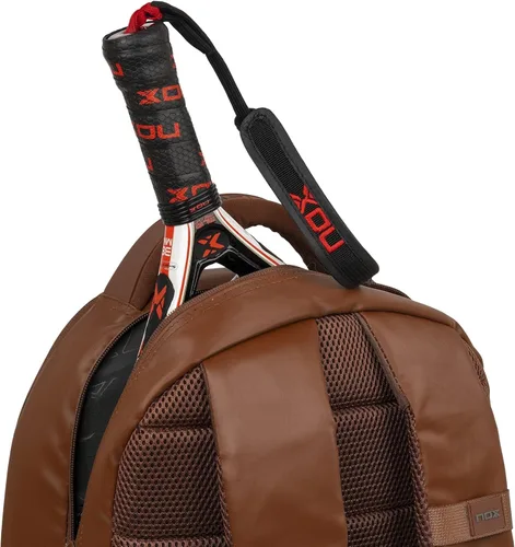 Miniatura 6 de NOX Padel Backpack PRO SERIES Protección acolchada para raqueta y portátil de capacidad 28L Bolsillo ventilado para calzado y correas acolchadas