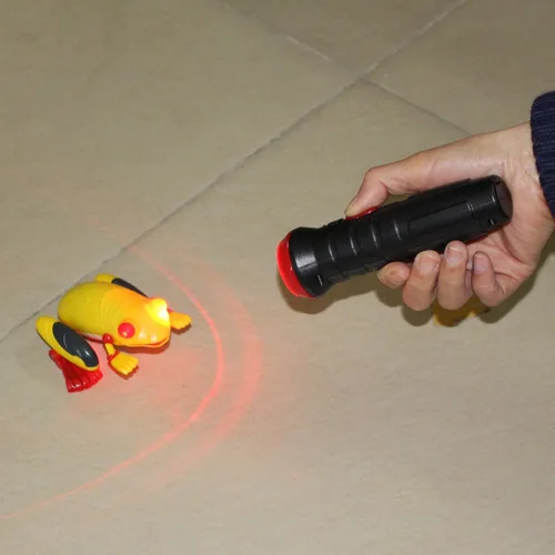 Miniatura 5 de Tipmant Sensor De Luz De Control Remoto Rana RC Simulación De Juguete Animal Falso Con Linternas Rojas - Amarillo