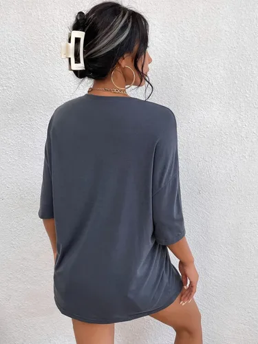 Miniatura 2 de SheIn Camiseta de gran tamaño con cuello redondo y hombros caídos para mujer