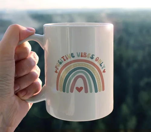 Miniatura 3 de Taza de cerámica retro Groovy Positive Vibes Boho Rainbow Heart de 11 onzas, taza de té con leche con asa, regalos positivos para mujeres