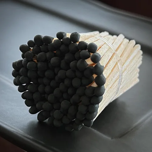 Miniatura 6 de Cerillas negras de 4 pulgadas + calcomanías de golpeador incluidas 300 coincidencias decorativas de seguridad de punta negra Cerillas largas