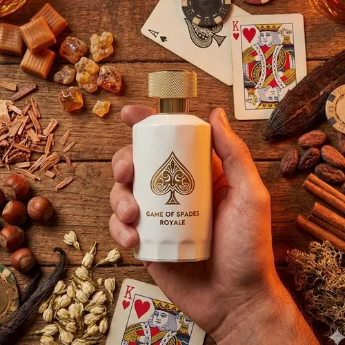 Miniatura 5 de Jo Milano Game of Spades Royale Parfum Spray 3.4 oz (3.4 fl oz) Madera Oud, ámbar, almizcle, floral y aroma a caramelo, fragancia de larga