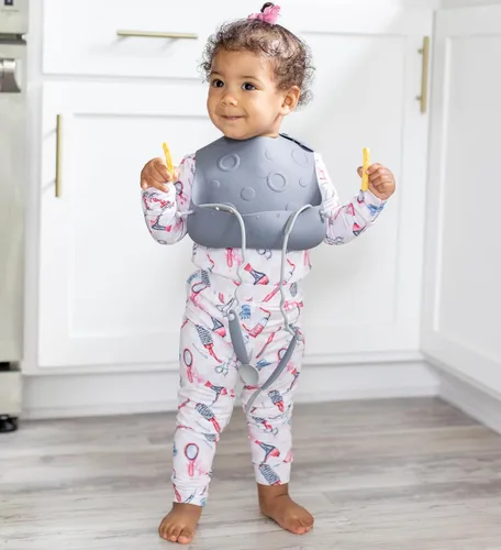 Miniatura 3 de BUSY BABY Juego de babero elástico y utensilios – Babero de silicona ajustable con bolsillo y utensilios de amarre para bebés y niños pequeños