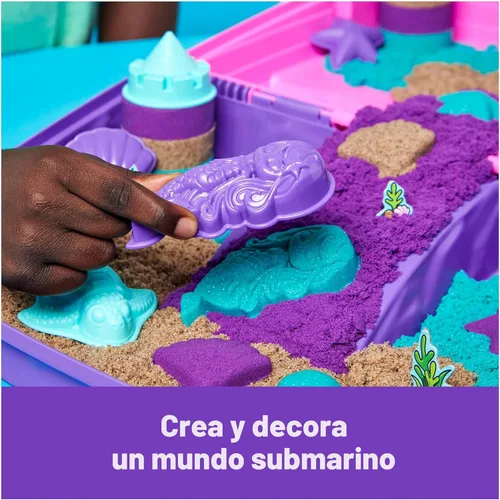 Miniatura 3 de Kinetic Sand, Juego de palacio de sirena con caja de arena plegable de 0,93 kg de arena de juego (morado neón, verde azulado brillante y playa)