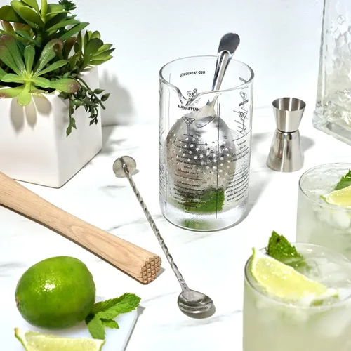 Miniatura 6 de True Kit de barman de mezcla de acero inoxidable, incluye vaso de mezcla de recetas, colador julep, mezclador, doble jigger y cuchara para bebidas