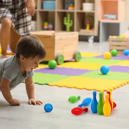 Miniatura 3 de Kisangel Mini juego de bolos para niños, 10 pines coloridos, 2 bolas, botellas de 4.33 pulgadas de alto, juego educativo de bolos para interiores