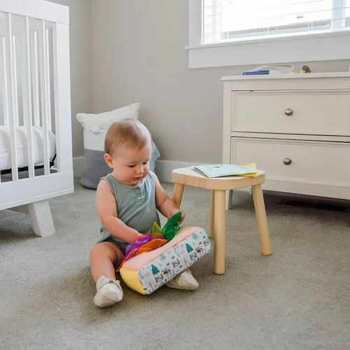 Miniatura 8 de Caja de pañuelos para bebé, juego Montessori para bebés y niños pequeños, caja texturizada sensorial con 12 bufandas coloridas a juego y 3 piezas