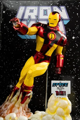 Miniatura 3 de McFarlane Marvel Iron Man - Juguete coleccionable a escala 1:6 con escena y cómic (Iron Man #256)