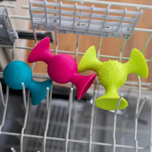 Miniatura 8 de Fat Brain Toys pipSquigz, juguetes sensoriales para bebés de 6 meses en adelante, juguete de ventosa y sonajero