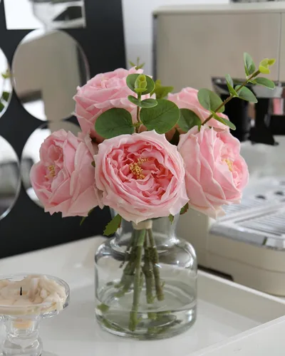 CHASMILE Flores artificiales con rosas rosas en jarrón, flores falsas realistas en jarrón, arreglos florales de imitación para decoración de centro