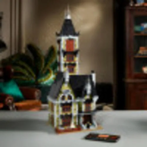 Miniatura 7 de LEGO Icons - Juego de construcción de casa embrujada 10273, kit de casa embrujada, manualidades creativas para adultos y familia, kit