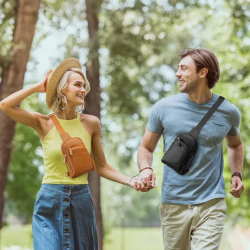 Miniatura 7 de S-ZONE Bolso bandolera para mujer, cangureras de cuero genuino con bloqueo RFID, bolsas cruzadas en el pecho, regalos para mujeres y hombres, Negro