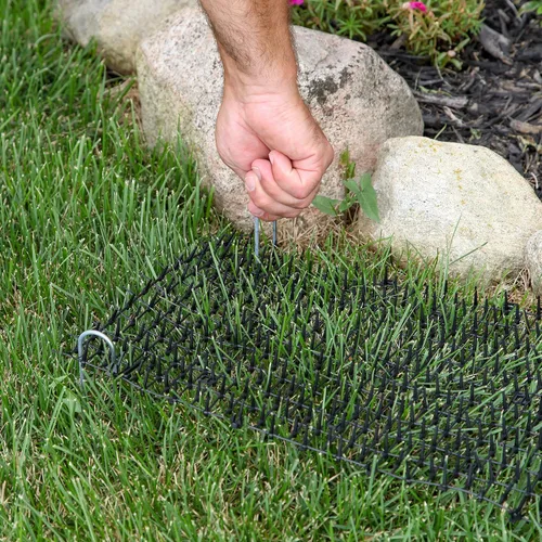 Miniatura 5 de Tapix - Alfombrilla para gatos con picos (8 pies), tiras disuasorias para gatos para jardín, patio y muebles, interior y exterior, 6 grapas incluidas