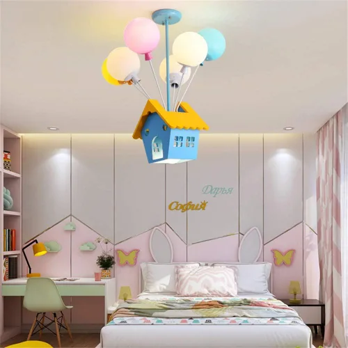 Miniatura 3 de RUNNUP Candelabro creativo de globos con casa de madera, 7 luces, cristal multicolor, colgante de techo para dormitorio infantil, habitación