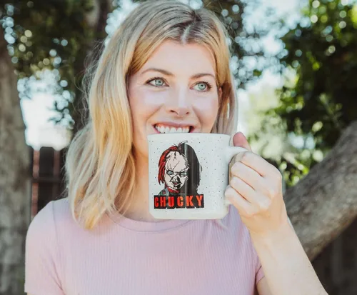 Miniatura 4 de Child's Play Taza de cerámica Chucky Camper Taza de café grande para té, expreso, cacao Capacidad para 20 onzas