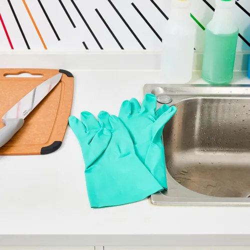 Miniatura 4 de Restaurantware Guantes de limpieza verdes, 10 pares de guantes de nitrilo de 15 mil de grosor, pequeños y resistentes con puño largo, forro