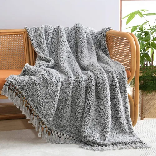 Miniatura 13 de Manta Sherpa de forro polar ultrasuave, tamaño Queen, manta de cama bohemia ligera y acogedora con borla decorativa, patrón reversible, 2 tonos