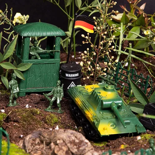 Miniatura 2 de BLUE PANDA Juego de 300 figuras de acción del ejército con bolsa con cremallera, soldados de plástico rojo, plateado, bronceado y verde con tanques