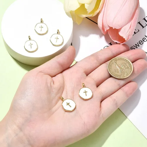 Miniatura 3 de LiQunSweet 5 Pcs 18K Gold Plated Cross Brass Charms Religious Crucifix Jesus Shell Charms for DIY Jewelry Necklace Craft Accessory Bag Decoration