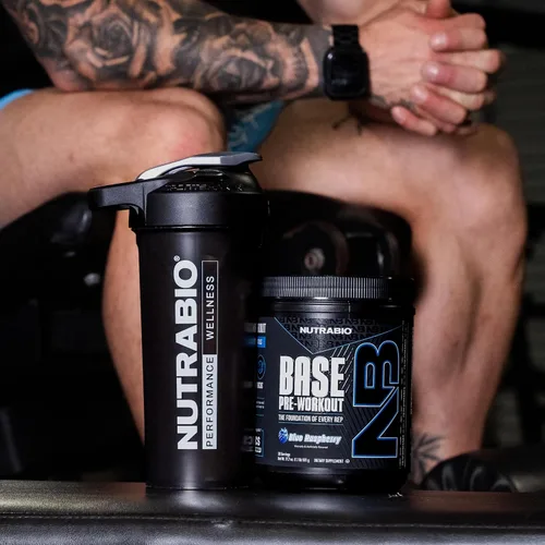 Miniatura 3 de NutraBio Base Pre-Entrenamiento Polvo 200mg Cafeína, Energía Sostenible, Enfoque, Resistencia, Bombeo, Sin Azúcar Preentrenamiento Limpio