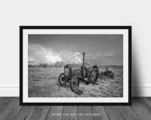 Miniatura 3 de Country Photography Print (Not Framed) Black and White Picture of Classic McCormick-Deering Tractor on Stormy Day in Texas Farm Wall Art Rustic