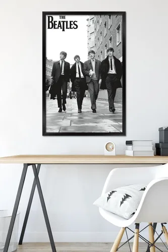 Miniatura 6 de Trends International The Beatles - Póster de pared "En Londres", 22.375 x 34 pulgadas, versión con marco de madera de granero