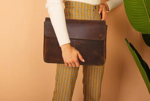 Miniatura 7 de Carpeta de cuero, organizador de carpetas de archivos de cuero de grano completo, portafolio para hombres, funda de cuero espaciosa para portátiles