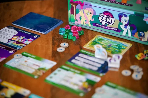Miniatura 5 de Renegade Game Studios My Little Pony: Adventures in Equestria Juego de construcción de mazos para 1-4 jugadores