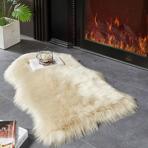 AMTOVO - Alfombra de imitación de piel de oveja, Beige, pequeña, alfombra esponjosa de piel de oveja, alfombra ultra suave de 2 x 3 pies para sofá